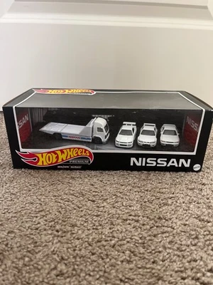 Juego de caja Hot Wheels 2023 Premium Diorama Nissan Skyline Foto 1 de 4