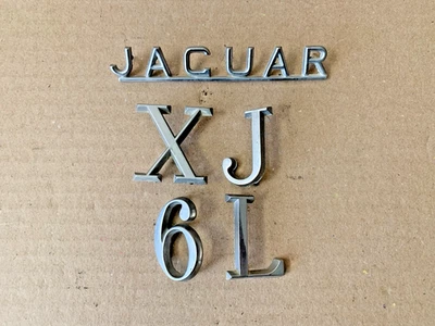 Jaguar 1974-1979 XJ6 L Series 2 rear trunk lid Jaguar metal chrome OEM Emblem Foto 1 de 4