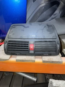Skoda Octavia Mk2 Centre Console Dashboard Air Vent - Picture 1 of 3