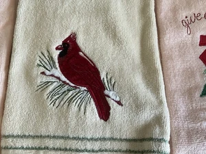 Christmas Holiday Hand Towel Bird Pine NWT St Nicholas Square - Picture 1 of 3