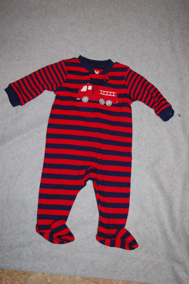 Bebé Niño Pijama AZUL MARINO ROJO RAYAS Tejido Dormir CAMIÓN DE BOMBEROS Cremallera Recién Nacido Foto 1 de 1