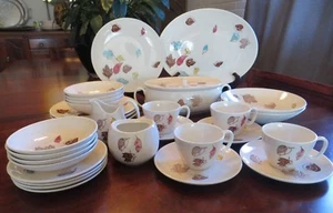 Royal China Falling Leaves Dinnerware 31 pcs MCM Autumn Place Settings 4 + extra - Picture 1 of 9