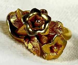 Trifari, Crown Trifari floral gold tone adjustable ring - Picture 1 of 14