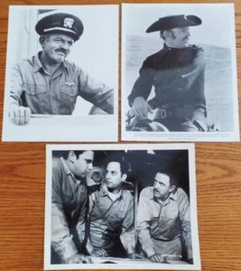LOTTO COLLEZIONE FOTO TV VINTAGE JOHN ASTON EVIL ROY SLADE OPERAZIONE SOTTOVESTE - Foto 1 di 1