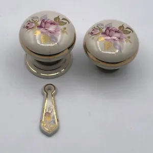 Vintage Porcelain Door Knob Set 2 knobs 1 Backplate 1 Keyhole Cover Roses - Picture 1 of 6