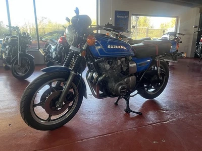 Blue Suzuki Gs 750 Project Bike Barn Find Spare Or Repairs Runs Well - Image 1 of 4