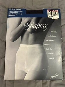 Pantimedias de Colección Jacqueline Ferrar Sutiles Formadores Negras Queen Altas - Imagen 1 de 5