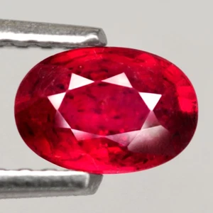 0.70Ct. Natural Gemstone Ruby Red Oval Facet Madagascar Beautiful Sparkles Color - Picture 1 of 7