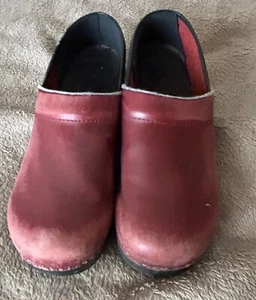 Red clogs Dansko Shoes Slide On Grip Sole - Picture 1 of 4