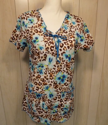 Koi by Kathy Peterson Women's Scrub Top Brittany Size Small NEW - Image 1 of 4