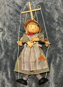 Marioneta de madera vintage con cuerda para niña - Imagen 1 de 20