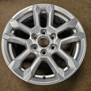 18" SILVER 84775274 2022-2024 SILVERADO ORIGINAL WHEEL 14091 - Picture 1 of 5