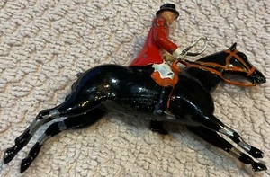 Figura de colección de caza de zorros de Gran Bretaña corriendo caballo negro cazador como está 2 - Imagen 1 de 5