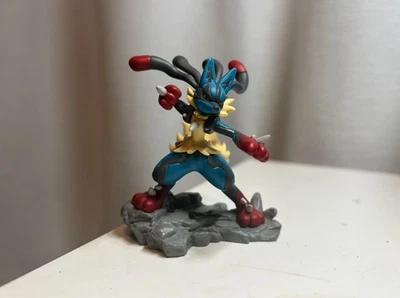 Pokemon TCG: Mega Lucario ex coleção de bonecos (somente brinquedo) - Imagem 1 de 3