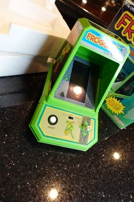 COLECO Frogger Vintage Electrónico Mesa Arcade Videojuego A3 BUENO Foto 1 de 4