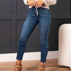 Jeans Judy Blue Angie Medio Azul Lavado Tobillo Calce Relajado Mezcla Algodón Talla 28 - Imagen 1 de 14