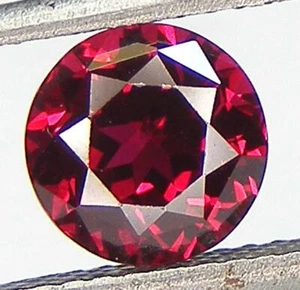 EXCELLENT ROUND PORTUGUESE CUT 6.5 MM. PIGEON BLOOD RED RUBY LAB CORUNDUM - Picture 1 of 3