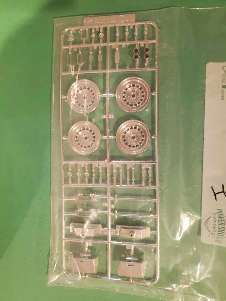 Testors doyusha otaki 1/12 countach I sprue aluminum - Image 1 of 1