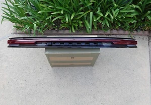 PORSCHE CAYENNE E 3 2023 REAR CENTER CLEAR LIGHT OEM PART 9Y0945207AT ( E ) - Picture 1 of 21