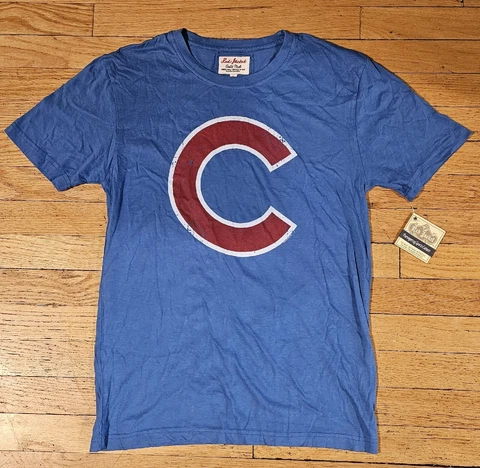Chicago Cubs Red Jacket T-Shirt Unisex Size Large Cubbie Blue Red C Logo Cover