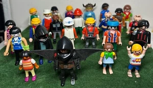 PLAYMOBIL: SAMMLUNG VON 24 FIGUREN VAMPIR INDISCHE KINDER US ARMEE FUSSBALL - Bild 1 von 5