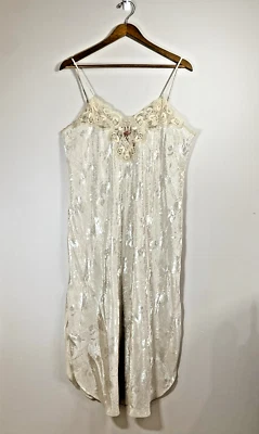 Lencería Expressions by California Dynasty Chemise Vestido sin Mangas GRANDE Desnudo Floral Foto 1 de 4