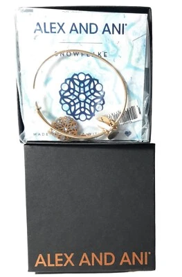 Nuevo con etiquetas Brazalete Alex and Ani Copo de Nieve Dije 2016 Tono Dorado con Piedras Azules Foto 1 de 3