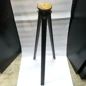 Vintage/Antik Fotoausrüstung Holz Stativ schwarz - Bild 1 von 8