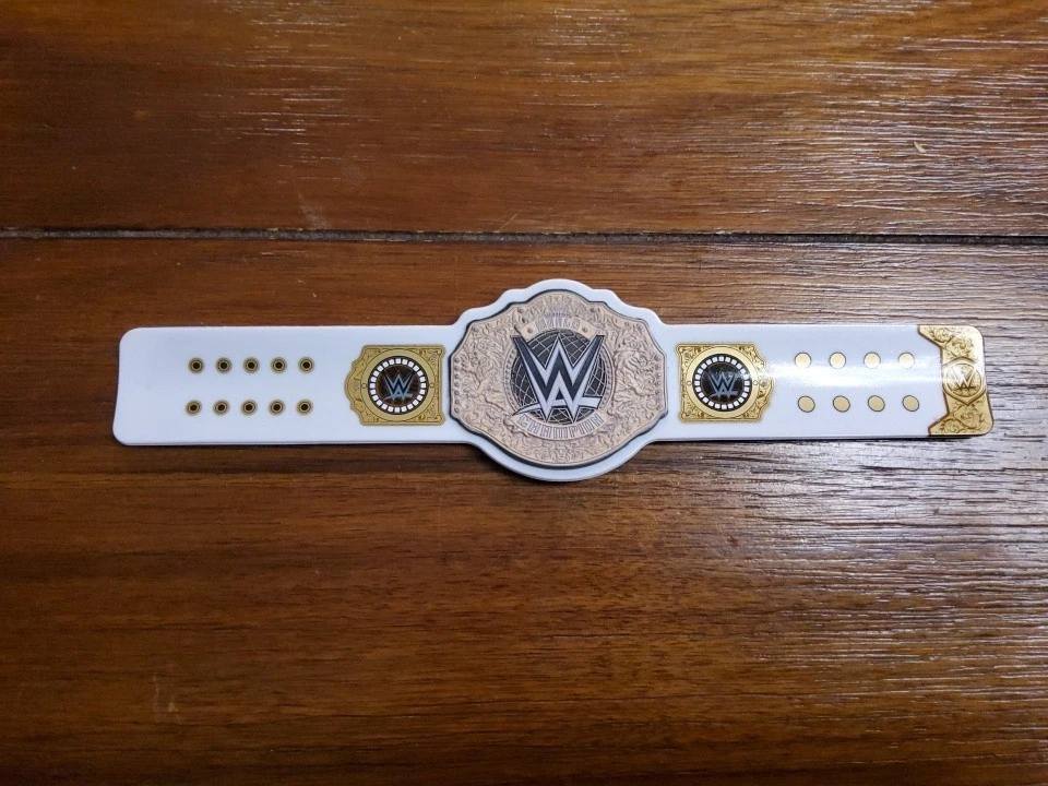WWE Slap Band Series 2 WWE Women's World Championship Title Belt - Image 1 of 1