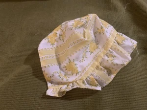 American Girl bambola cofano bianco con fiori gialli *senza etichette* - Foto 1 di 1