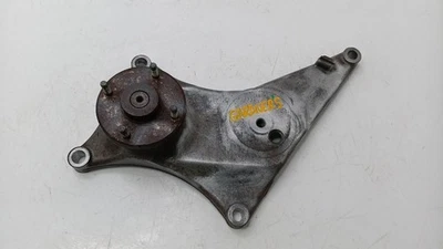 Soporte polea ventilador Nissan NV1500 2013 4,0 litros Foto 1 de 3