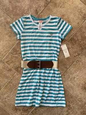 GUESS 儿童女孩大号 14 蓝色白色条纹短袖连衣裙,棕色腰带 — 第 1/4 张图片