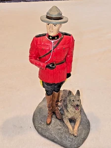 RCMP - CANADIAN MOUNTIE OFFICER WITH K9 - NATURE'S WINDOW - Bild 1 von 11