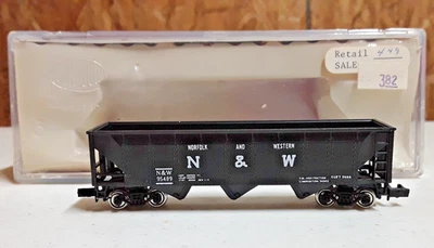 Con-Cor N Scale N&W/Norfolk & Western 3-Bay Coal Hopper (AA-313 - Image 1 of 4