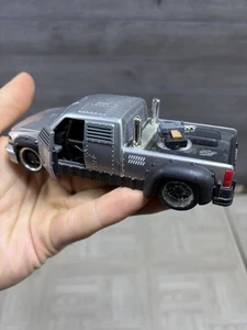 JADA BATTLE MACHINES 1999 CHEVY SILVERADO DOOLEY 1:32 SILBER NEU NO BOX 5,5" - Bild 1 von 15