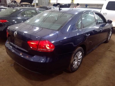 Alternator Bosch Manufacturer Fits 05-14 JETTA 6859136 - Image 1 of 4