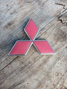 2000-2002 Mitsubishi Montero Sport Emblem Front Rear Grill Logo Badge Red Oem ? - Picture 1 of 6