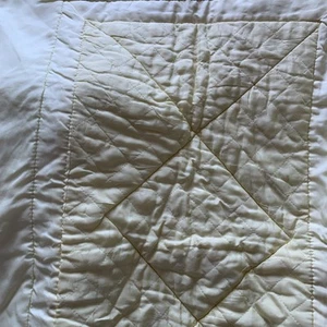 1960s Vintage Cot Quilt - Picture 1 of 4