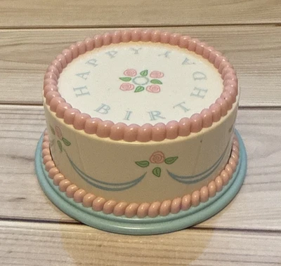 CAJA DE MÚSICA GIRATORIA PASTEL DE CUMPLEAÑOS bebé pequeño American Girl Pleasant Company de colección Foto 1 de 3