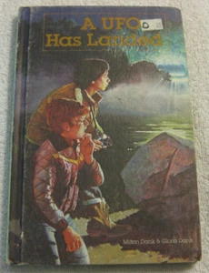 A UFO Has Landed By Milton And Gloria Dank 1983 Weekly Reader Hardcover - Imagen 1 de 2