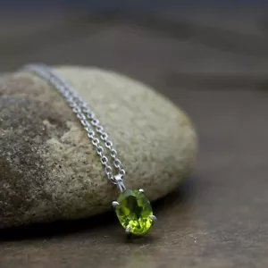 2Ct Oval Cut Lab Created Peridot Solitaire Womens Pendant 14k White Gold Finish - Picture 1 of 5