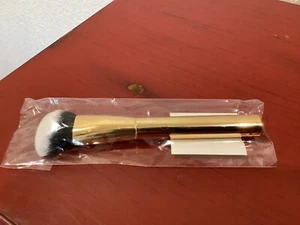 PINCEL BASE CREMA CINTA FORMA TARTE Tono Dorado Libre de Crueldad ~NUEVO EN PAQUETE - Imagen 1 de 4