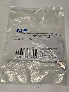 Eaton 10250ED824 Selector Switch Pushbutton Keys Pair 30mm 10250T NEW c1-10 - Picture 1 of 2