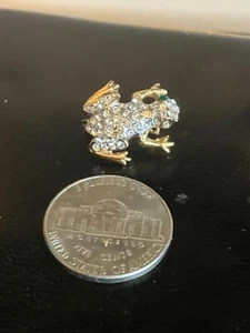 Little Frog pin with stones - Picture 1 of 3