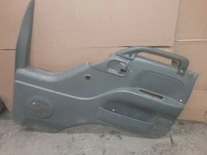 Chevrolet W4500 GMC 2004 NPR panel de puerta interior del pasajero derecho - Imagen 1 de 12