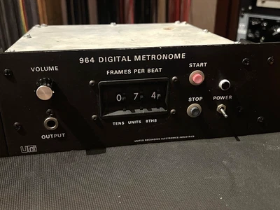 Metrónomo digital Urei 964 de colección - muy raro Foto 1 de 4