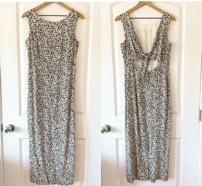 Maxi Vestido MAGGY LONDON Seda Estampado Animal Corte Trasero Foto 1 de 4