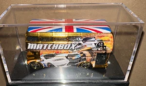 Matchbox 2013 60° Anniversario Routemaster® Bus Vetrina Oro RARO - Foto 1 di 5