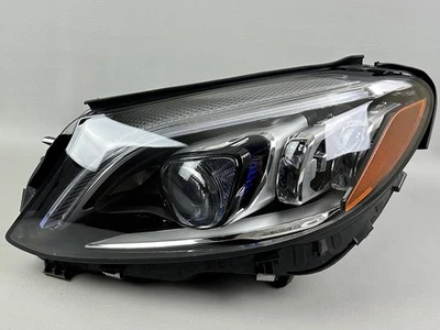 ¡IMPECABLE! Faro LED IZQUIERDO MERCEDES-BENZ CLASE C 2019-2021 OEM A2059068705KZ Foto 1 de 4