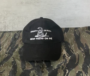Don't Tread On Me Embroidered Gadsden Snap Back - Picture 1 of 3